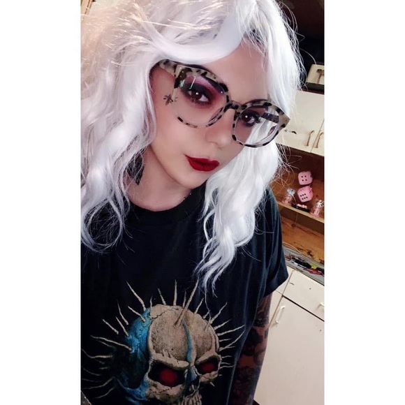 MEET YR POSHER - Picture 5 of 11